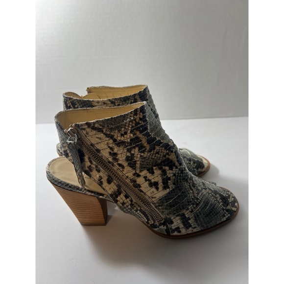 Paul Green Black and Gray Ankle Boots with Textured Sole - Picture 4 of 8